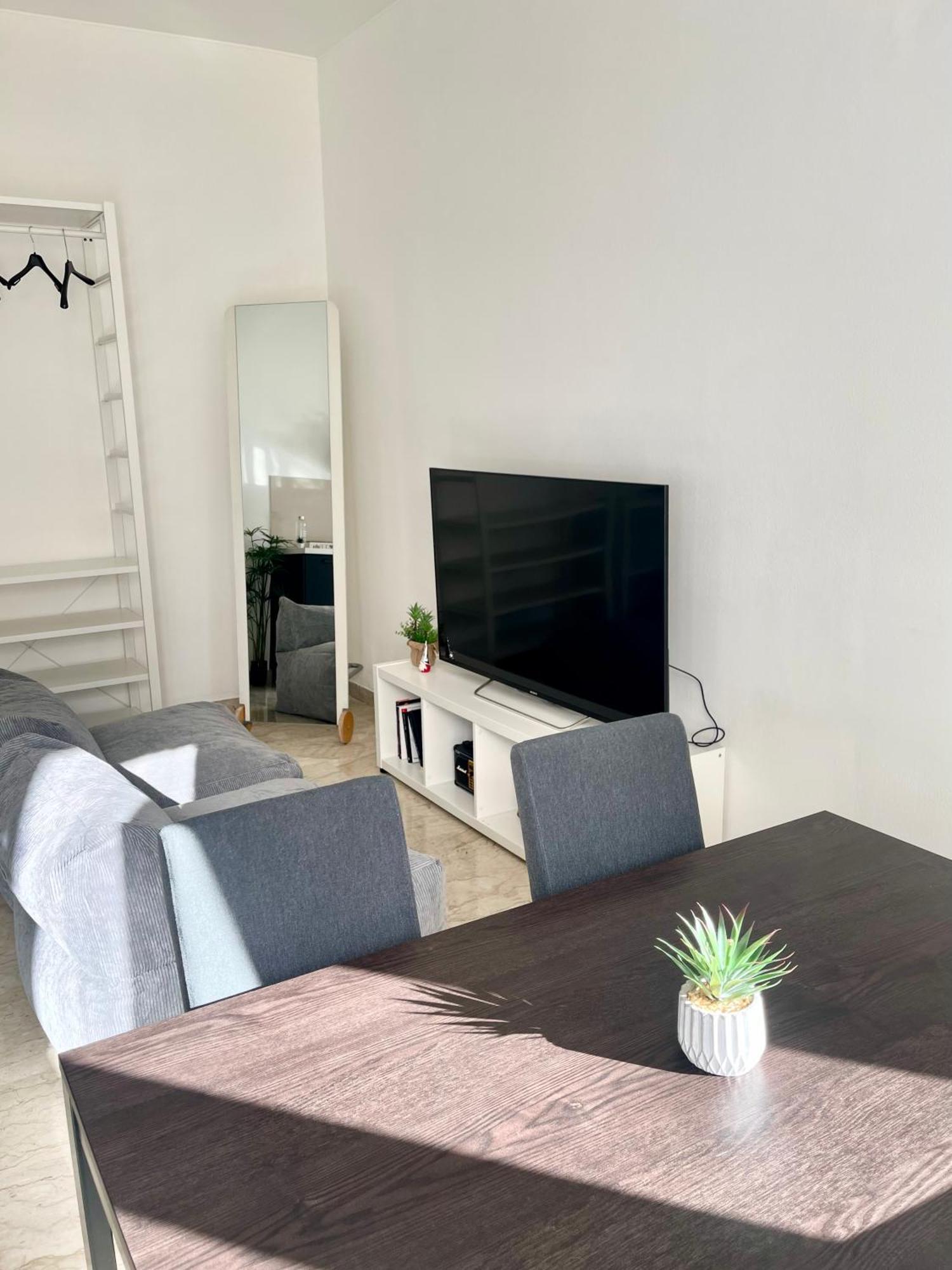 The White House, Modern Apartment In Center ميلان المظهر الخارجي الصورة
